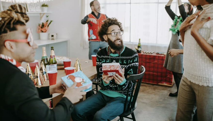 How To Find Thoughtful But Affordable Last-Minute Gifts